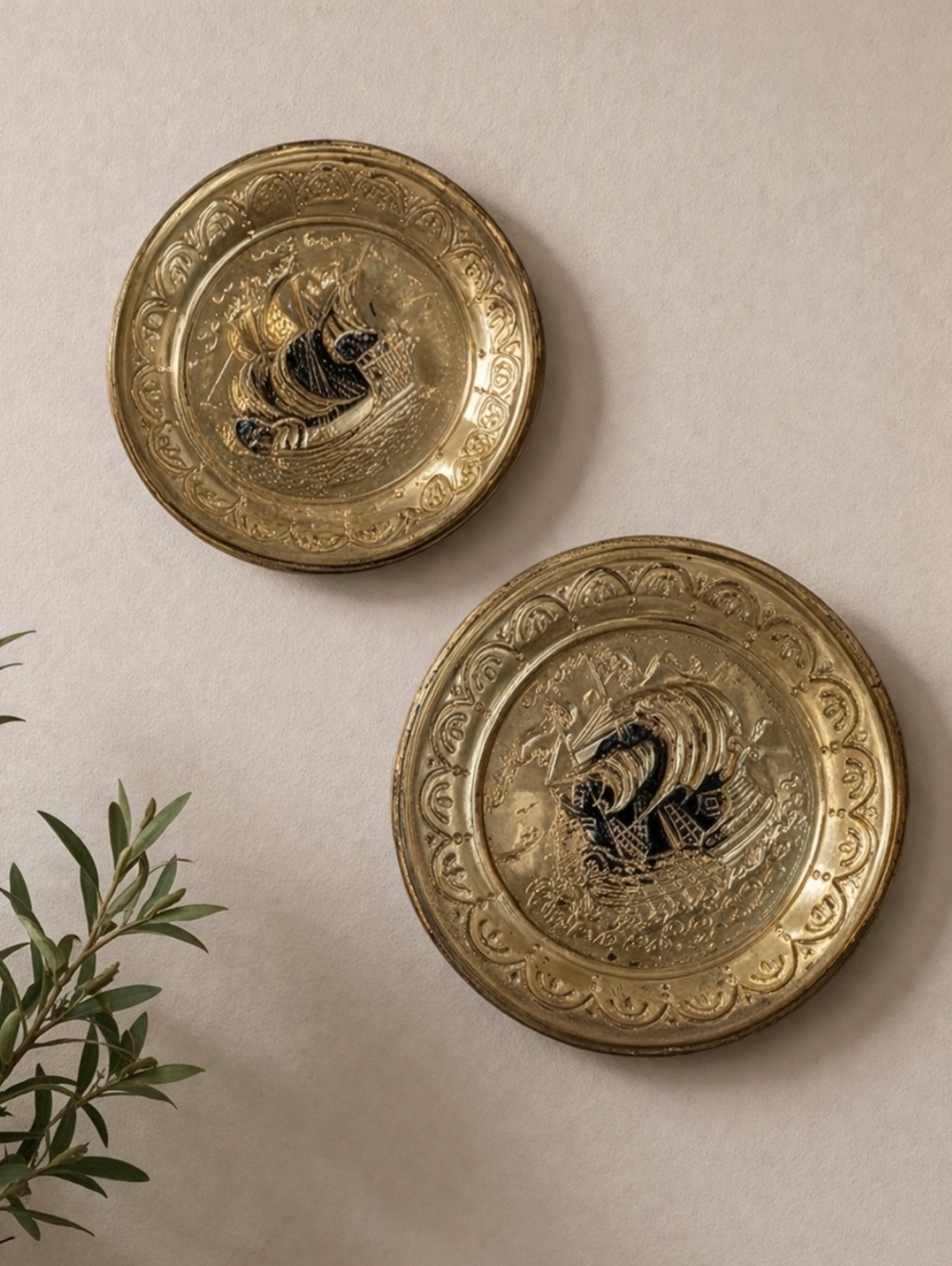 Vintage 1960 Antique Collectible Set Of 2 Wall ship plates brass made in England